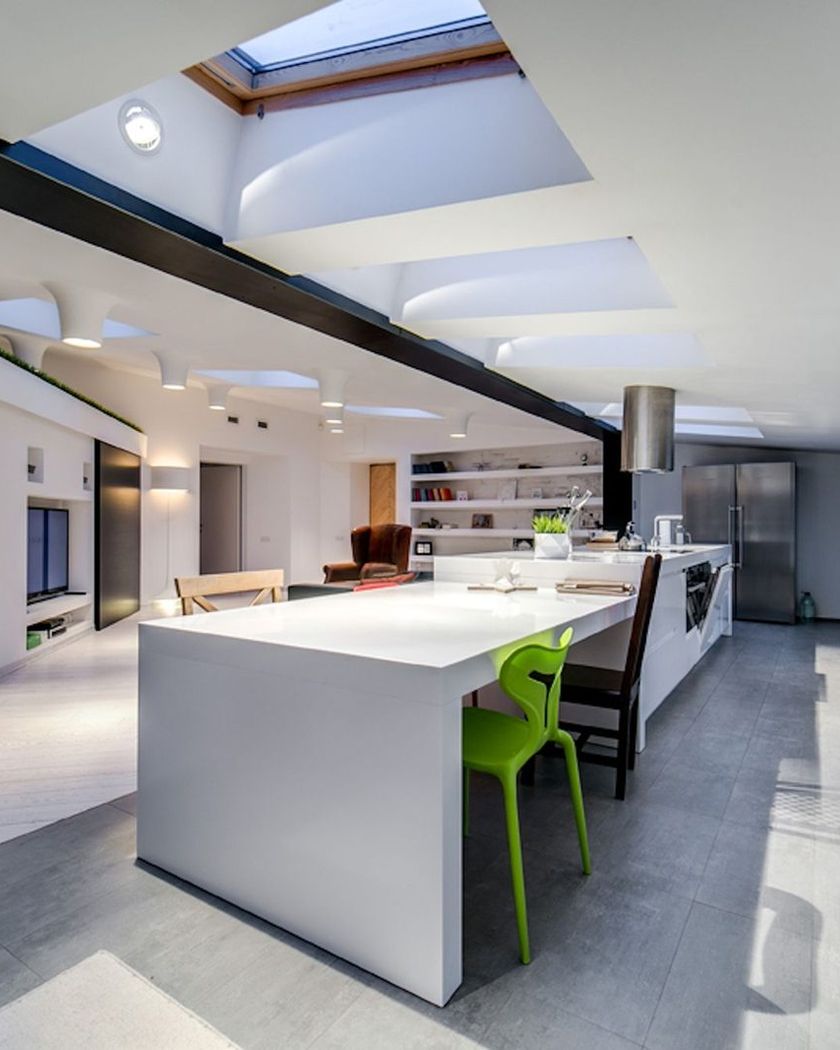 Inspiration: open kitchen-diner with roof lights