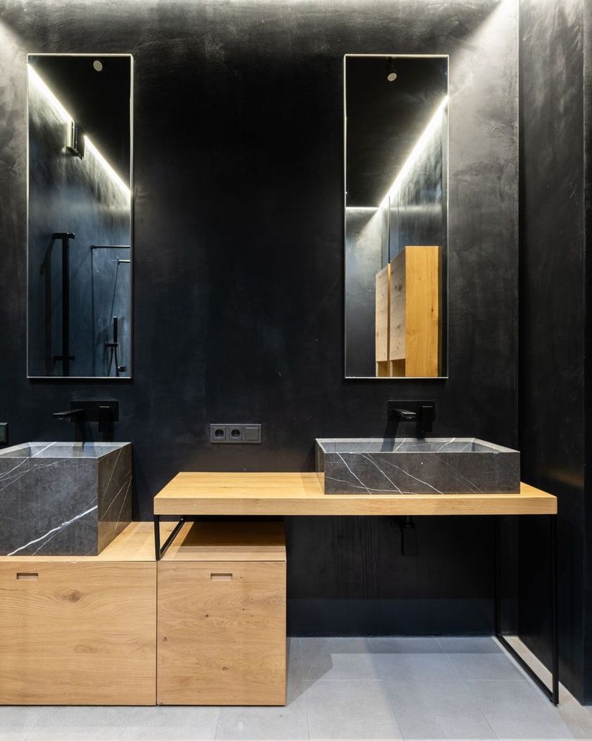 Inspiration: bathroom with dark microcement and oak vanity