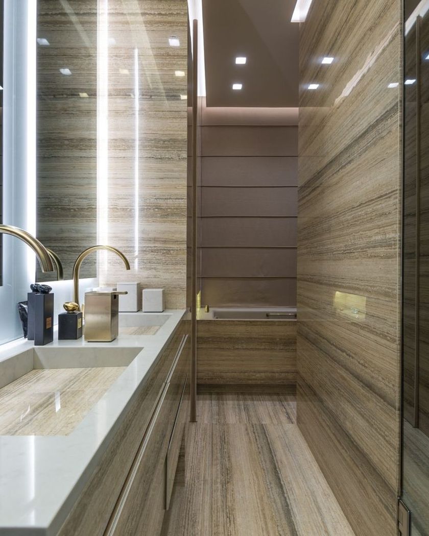 Inspiration: bathroom in veined natural stone