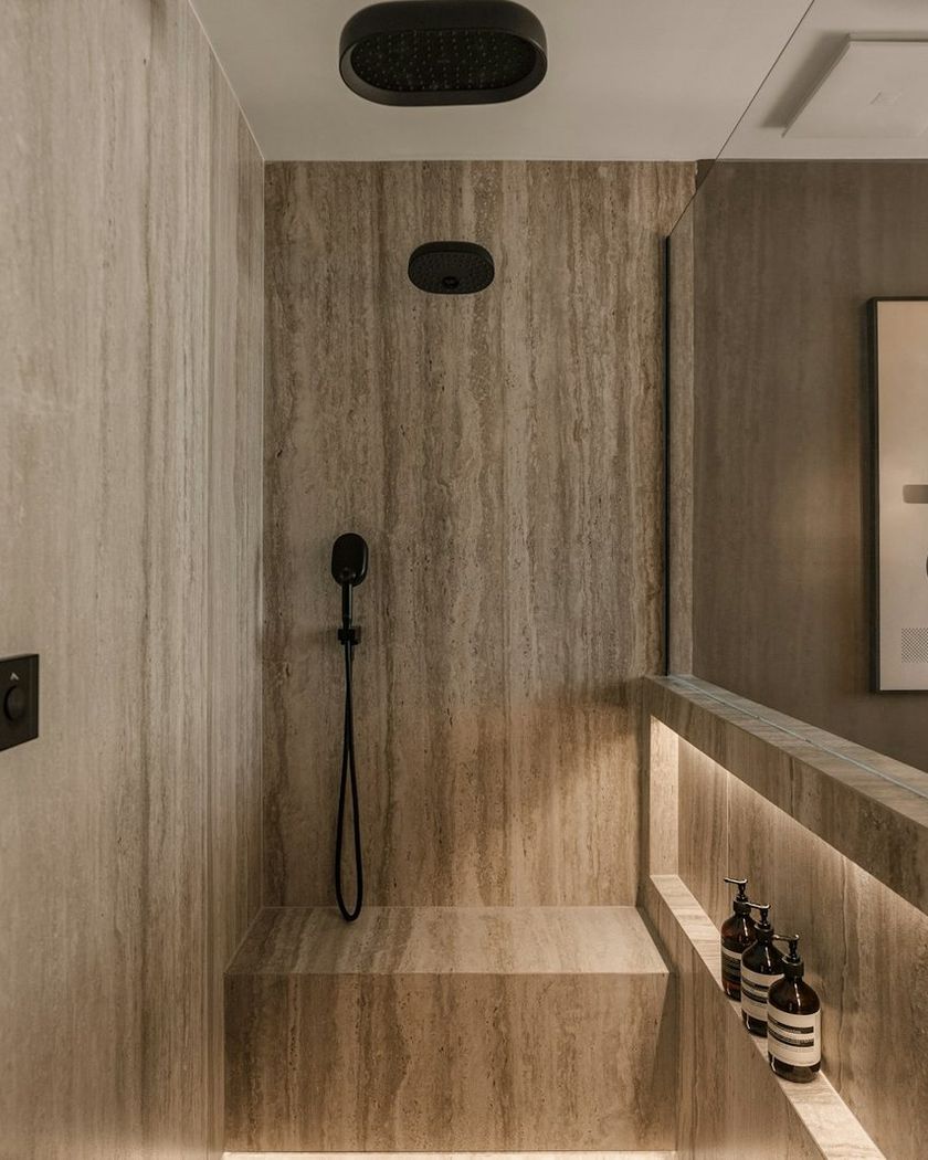 Inspiration: bathroom with travertine and walk-in shower